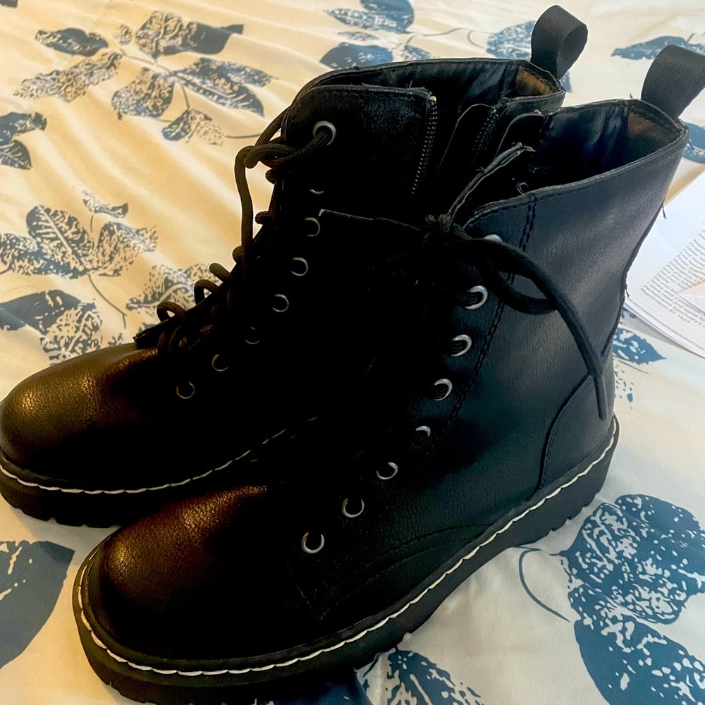 Boots size 7.5